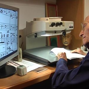 Photo of the Israeli Composer Eitan J. Tal who suffers with AMD.