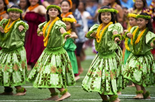 Hula Dancers